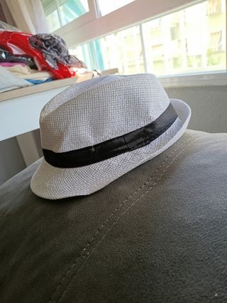 Sombrero blanco c/cinta negra