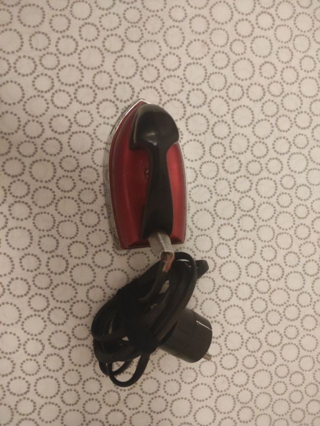 Plancha viaje vintage roja