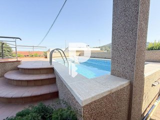 Chalet en venta en Sant Vicenç dels Horts