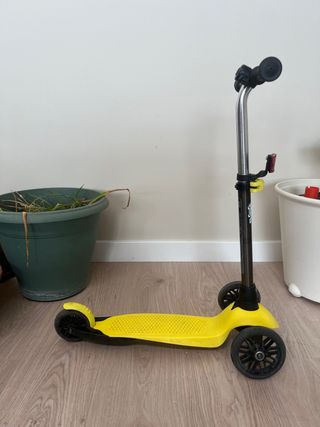 Patinete 3 ruedas amarillo Globber
