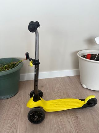 Patinete 3 ruedas amarillo Globber