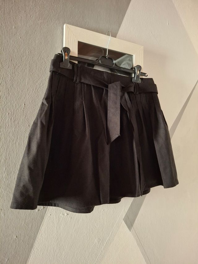 Gonna nera a vita alta