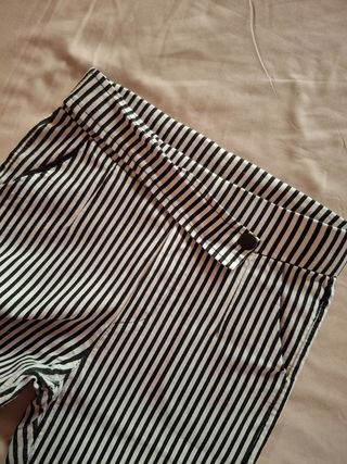 Pantaloni a righe bianco-neri