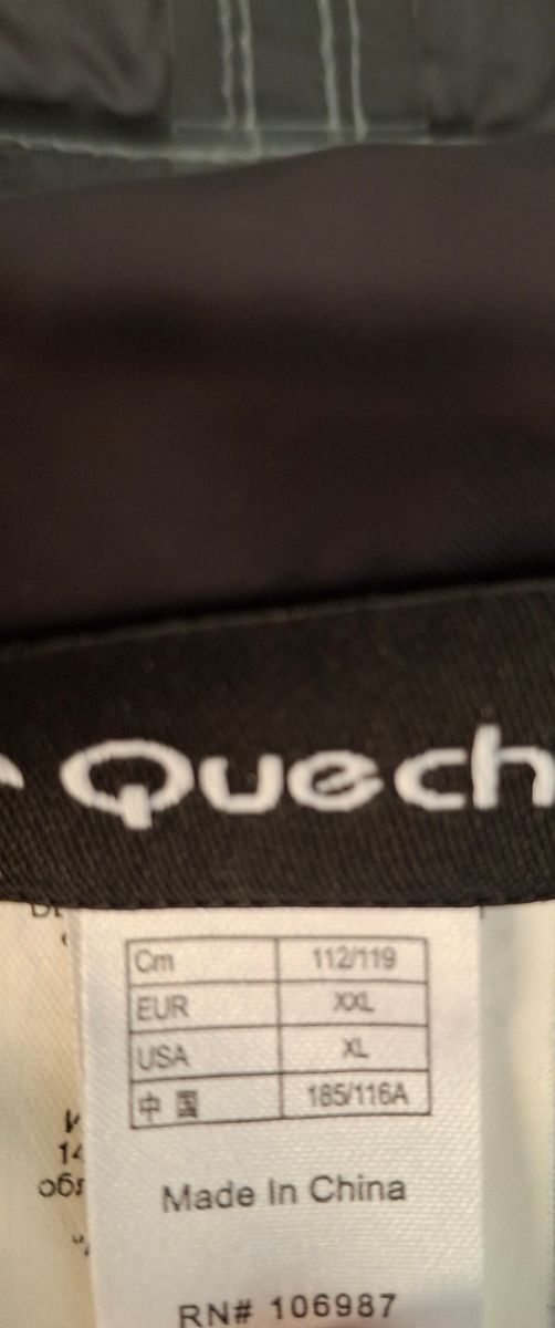 Chubasquero Quechua negro plegable