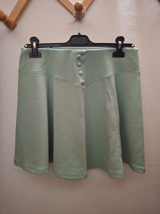 Gonna verde a vita alta