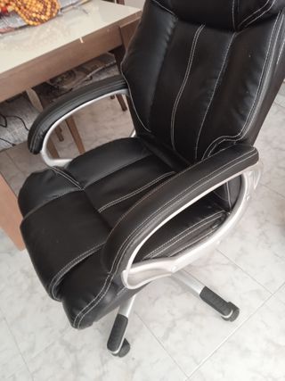 Butaca negra piel sintética
