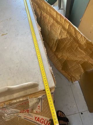 Cómoda antigua de pino y mármol