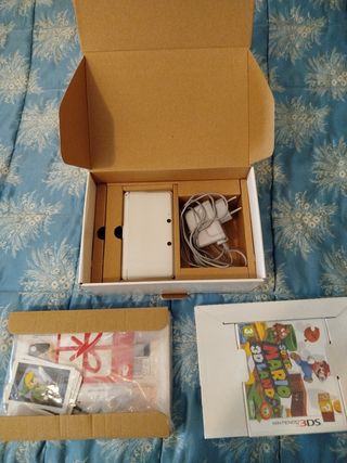 Nintendo 3DS Blanca - Super Mario 3D Land y juegos