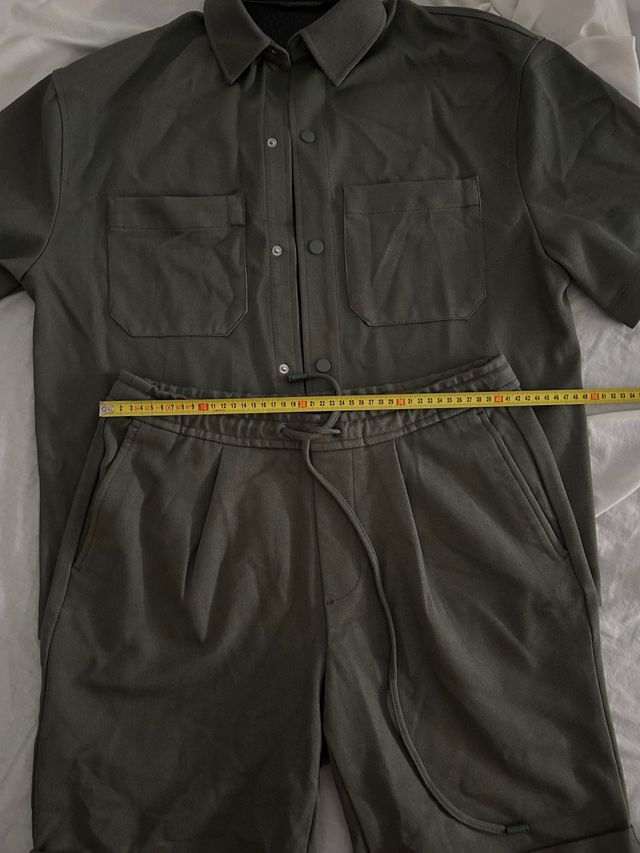 Conjunto Zara verde oliva - Talla camisa S i L