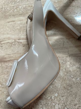 Zapatos EMOYA beige y blanco