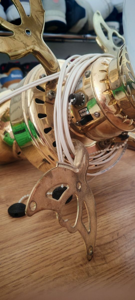 Ventilador techo vintage marrón dorado con luz