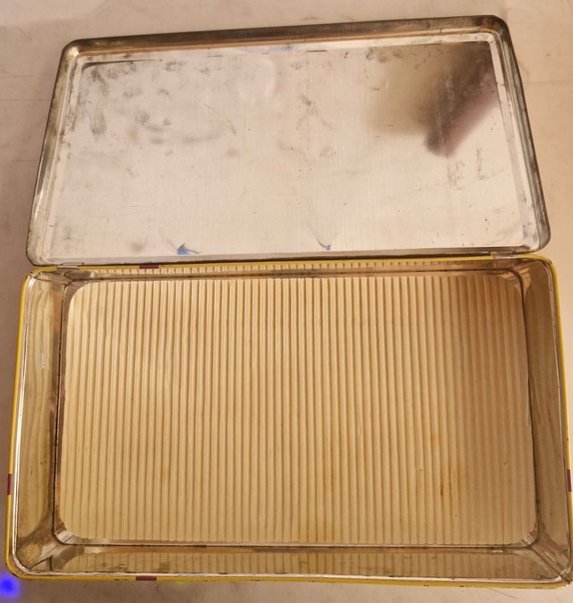 Scatola vintage in metallo anni 50/60