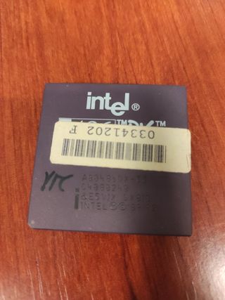 CPU Intel 486 DX 50MHz