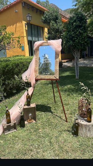 Atril madera marrón - Decoración boda o para pinta