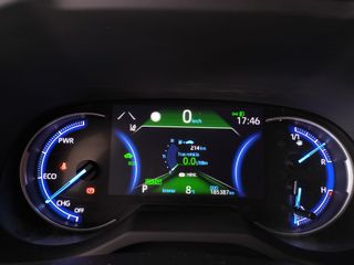 TOYOTA RAV4 220H ADVANCE