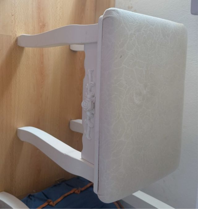 Tocador blanco estilo vintage no es negociable