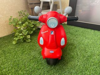 Correpasillos Vespa rojo