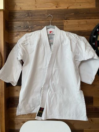 Kimono Troika blanco y pantalón negro