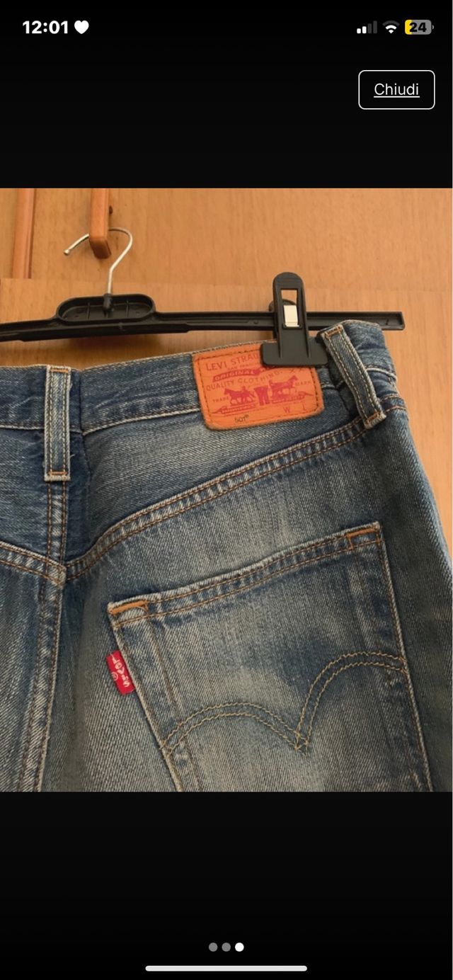 Jeans Levi's strappati