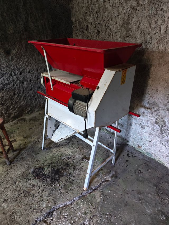 Estrujadora-despalilladora uvas