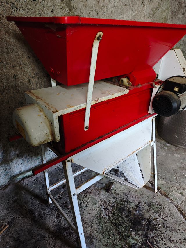 Estrujadora-despalilladora uvas