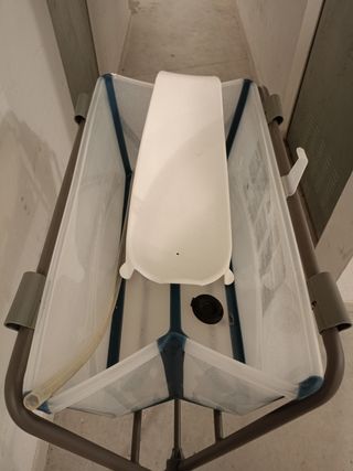 Bañera Stokke c/soporte y patas