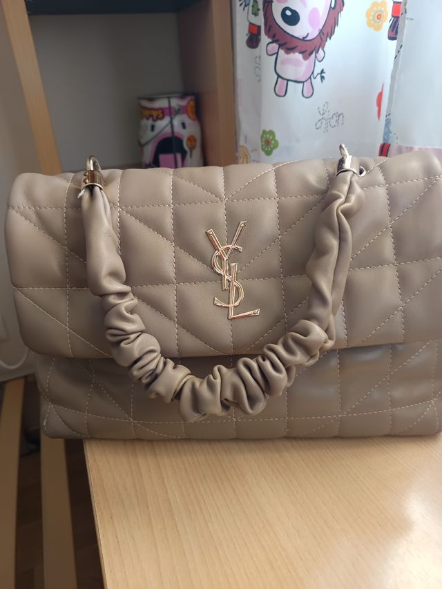 Bolso Beige, diseño elegante y muy amplio.