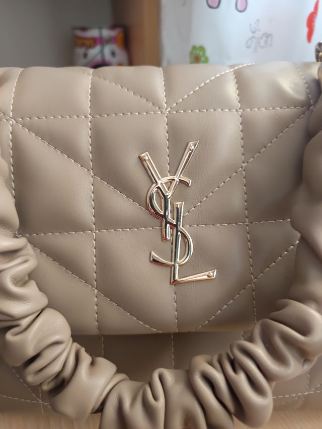 Bolso Beige, diseño elegante y muy amplio.