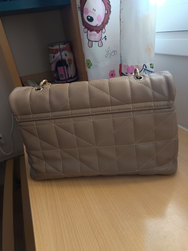 Bolso Beige, diseño elegante y muy amplio.