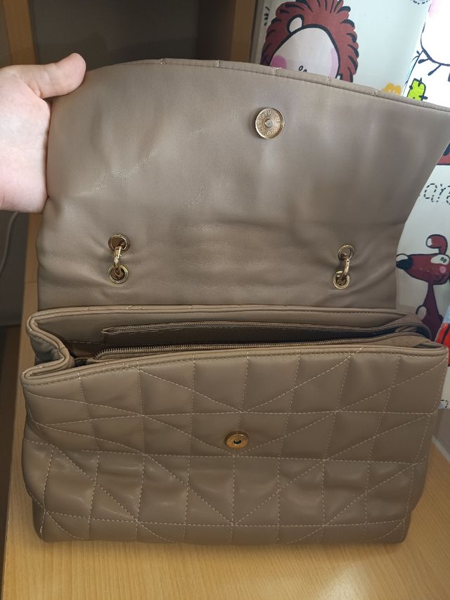 Bolso Beige, diseño elegante y muy amplio.