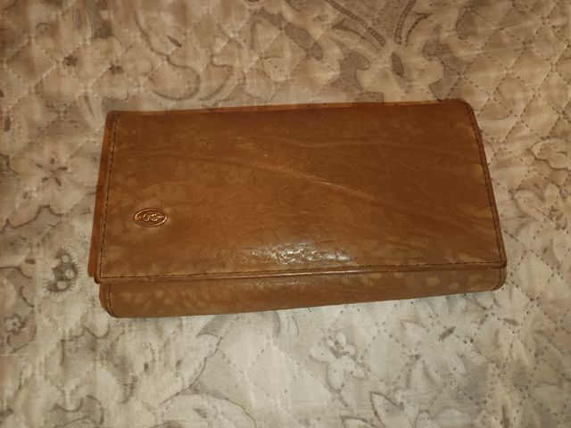 Cartera de cuero marrón
