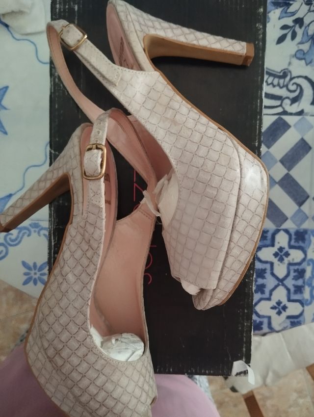 Sandalias Mayfran beige tacón alto