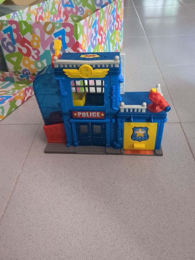 Estación Policía Super Zings