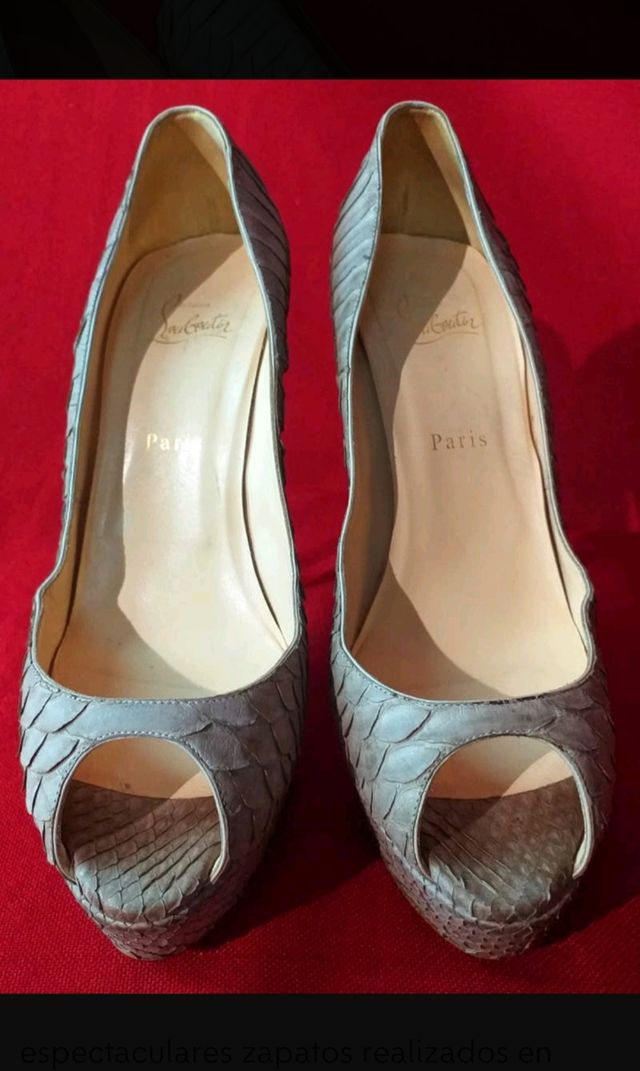 Tacones Christian Louboutin Gris 40.5