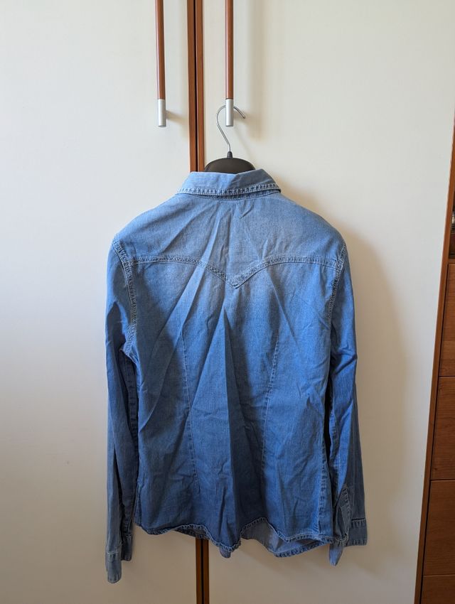 Camicia jeans con dettagli