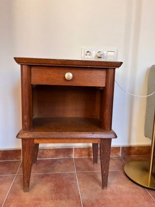 Mesita noche madera antigua
