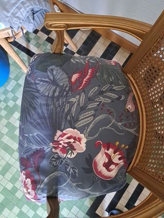 Sillas isabelinas vintage 2 unidades