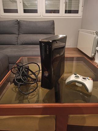 Xbox 360 Slim negra