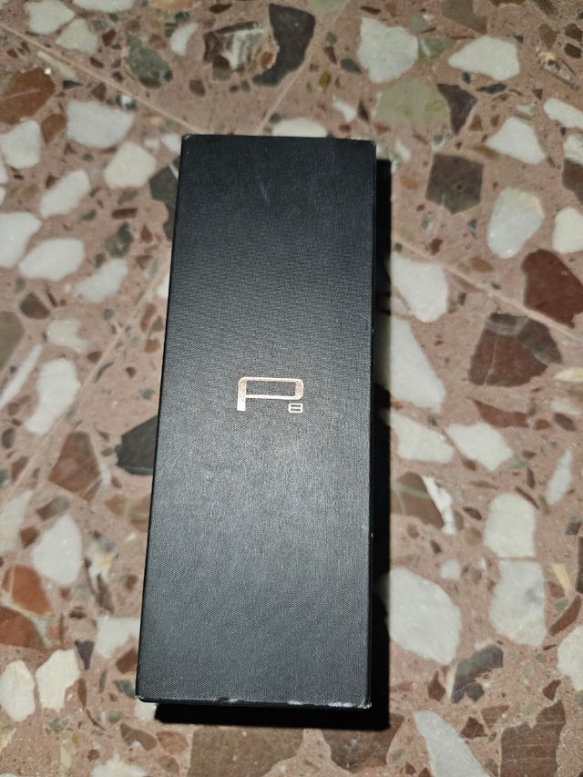 Caja Huawei P8