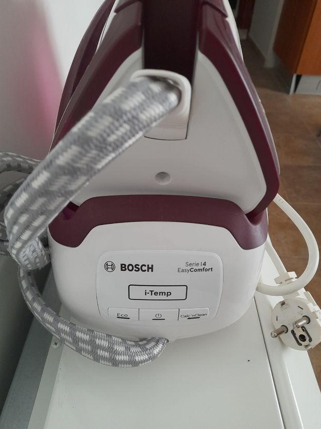Centro de planchado Bosch EasyComfort. Serie 4
