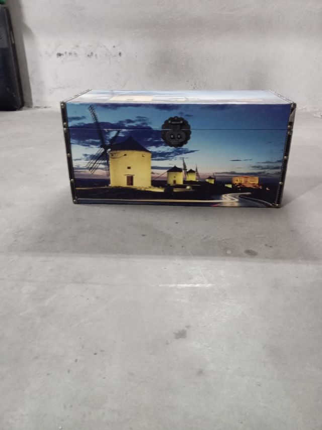 Baúl madera vintage molinos