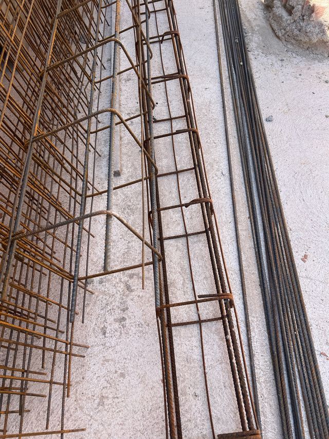 2 Zunchos de acero  y un retal