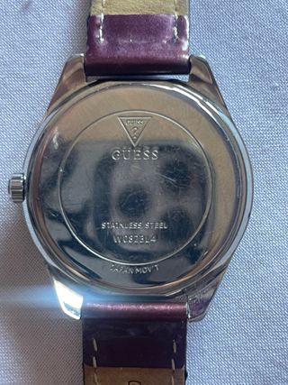 Reloj Guess morado con purpurina