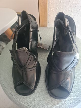 Sandalias Zara negras tacón 36