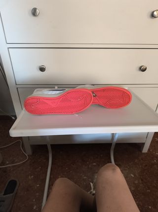 Zapatillas Nike blancas y rosas
