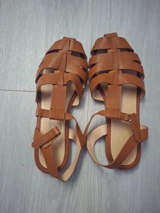Sandalias romanas marrones de piel nº36.