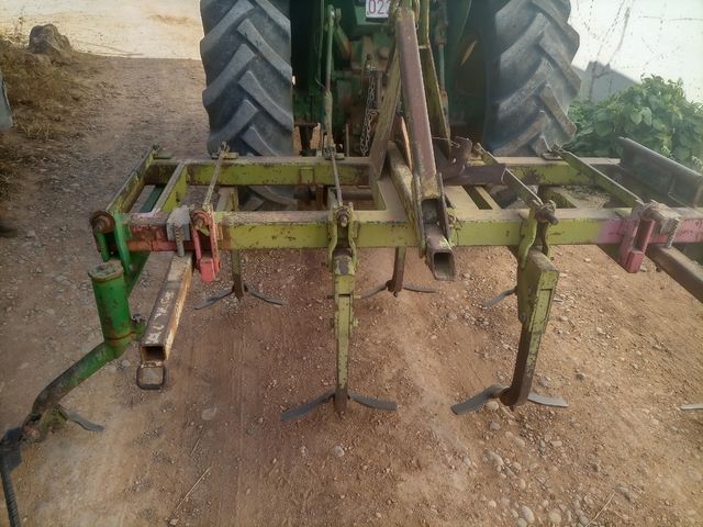 Cultivador agricola 7 brazos