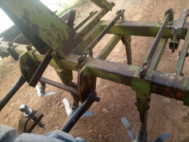 Cultivador agricola 7 brazos