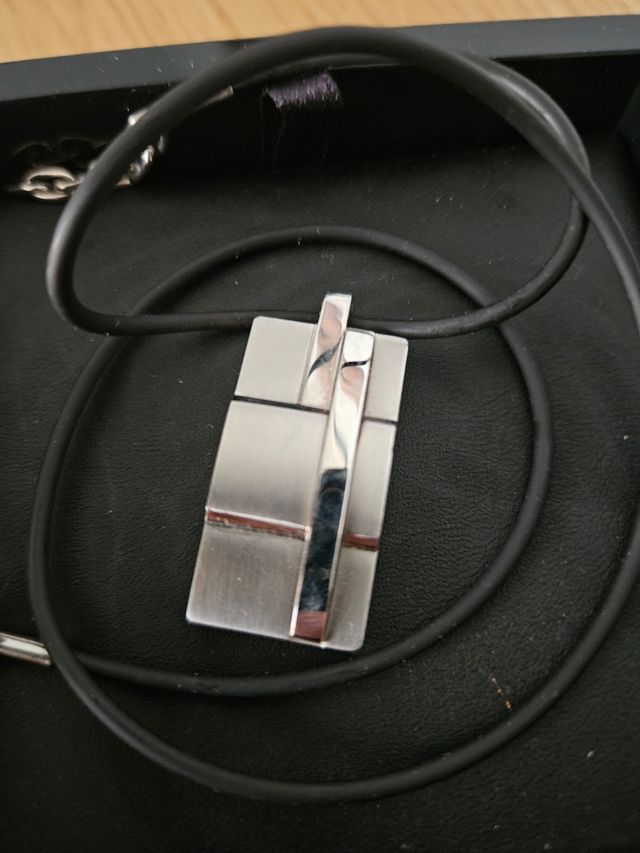 Collar Lotus Hombre - USB