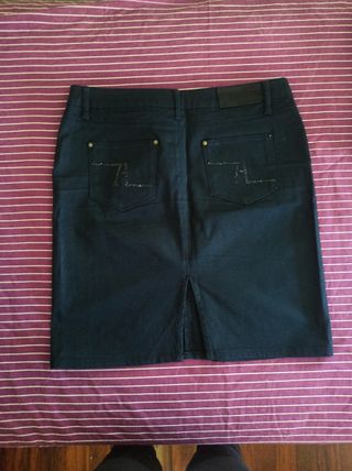 Falda negra talla M